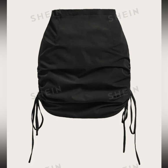 Plus Gorpcore Drawstring Waist Ruched Tie Side Skirt - Picture 2 of 4